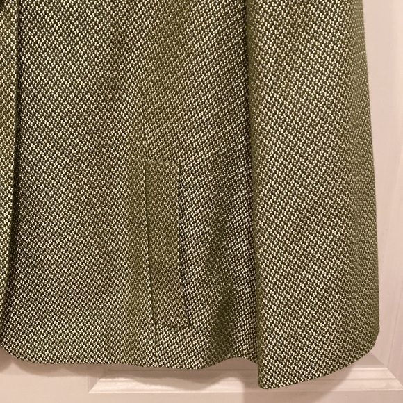 Ann Taylor cropped blazer 3/4 sleeve pleat in back green herringbone - Picture 3 of 6